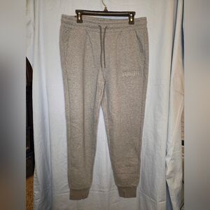 G378. NWT Mens Puma Embossed Logo Sweatpant Jogger in Gray - Size L
